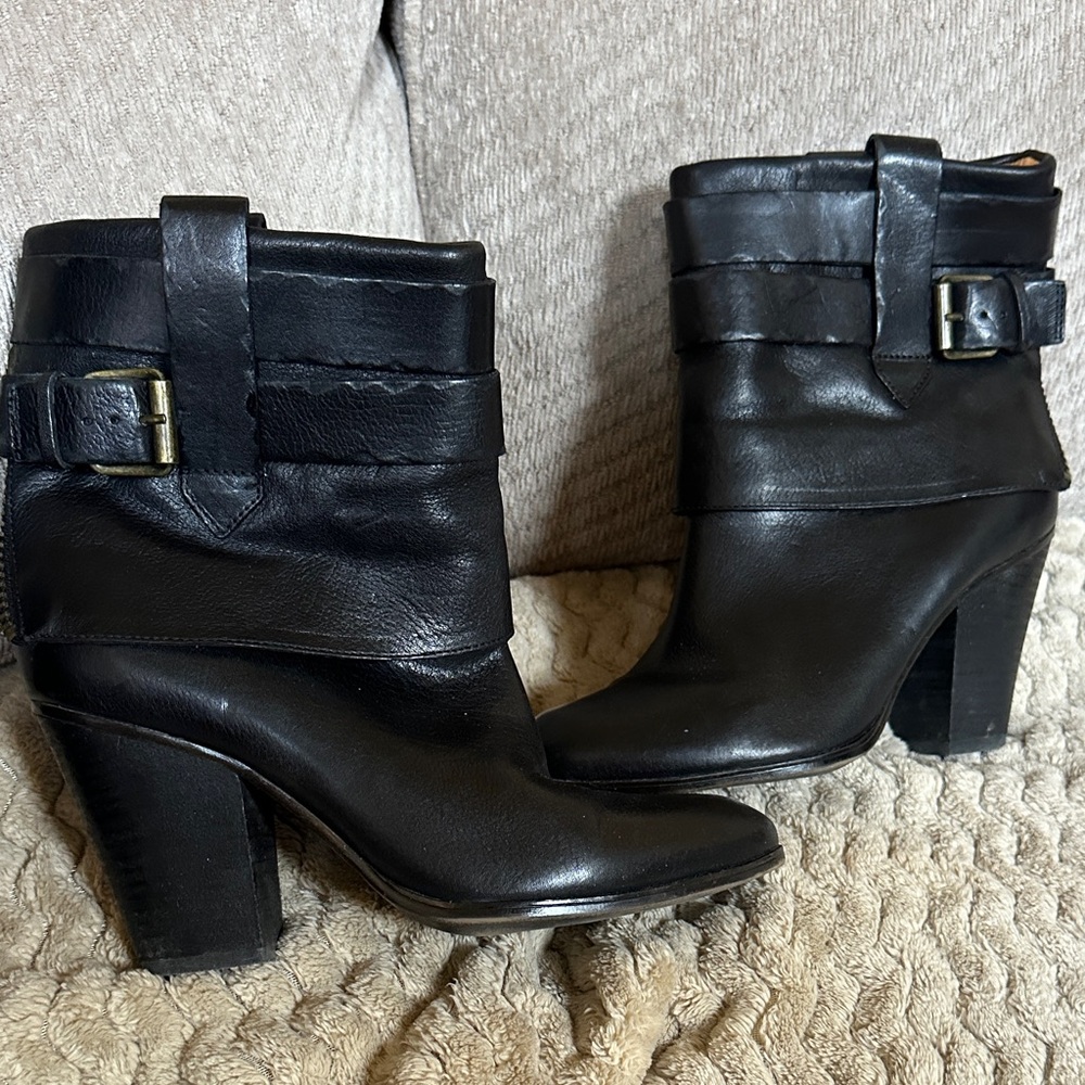 Chic Black Leather Heeled Boots